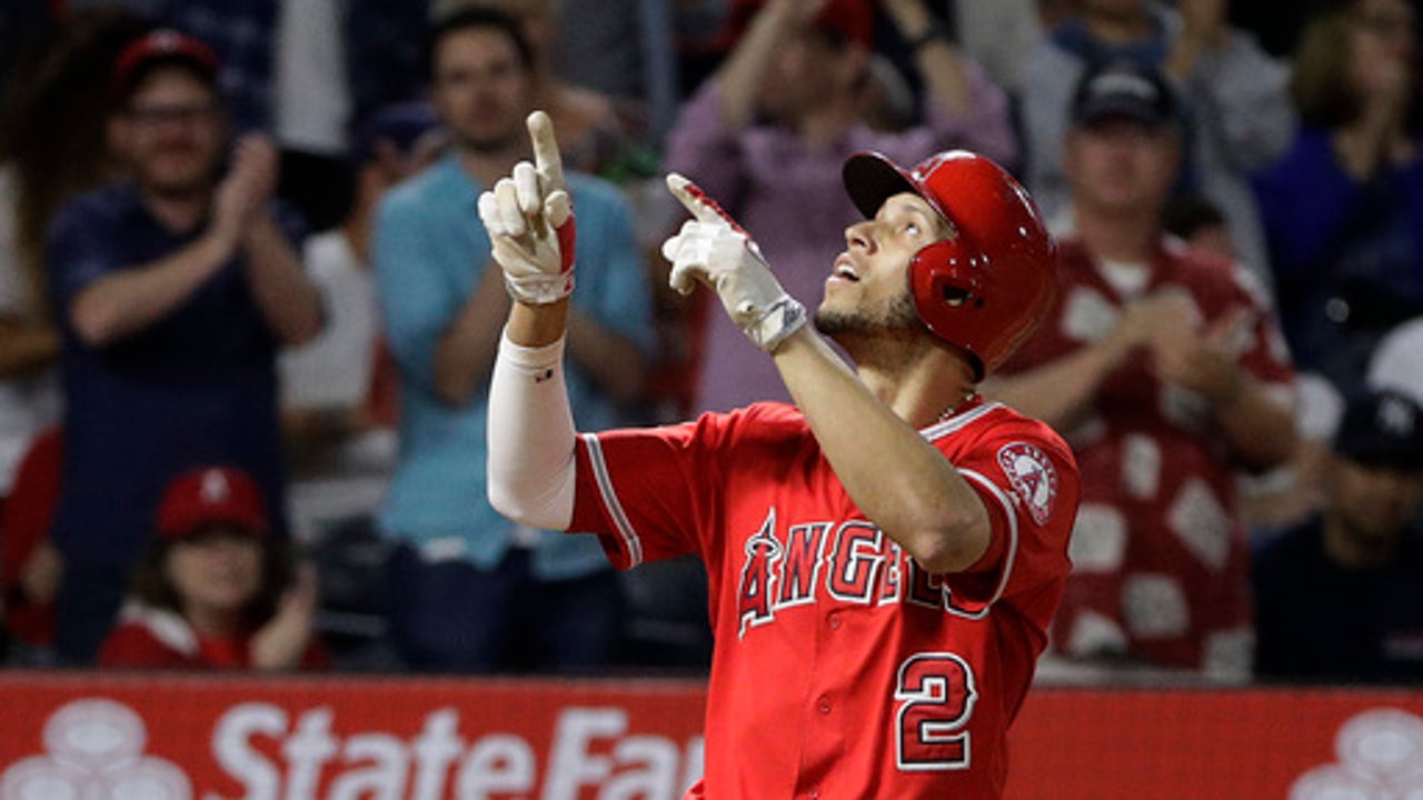 Simmons' two-run homer leads Angels past Yankees, 7-5 (Jun 14, 2017)